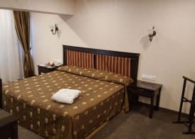 Grand Mir Hotel 4
