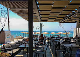 Meliton Inn Hotel & Suites by the beach 4