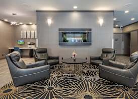 BEST WESTERN PLUS Carlton Plaza Hotel 4