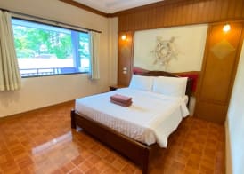 Phi Phi Don Chukit Resort 5