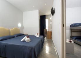 Hotel Scarlet 2