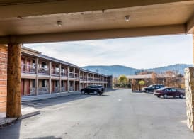 Econo Lodge Inn & Suites Kalispell - Glacier National Park Gateway 3
