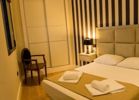AB Apartamentos Museum 4
