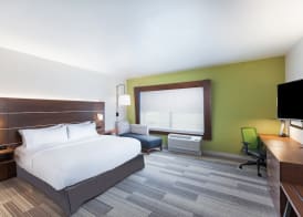 Holiday Inn Express & Suites CHANUTE by IHG 5