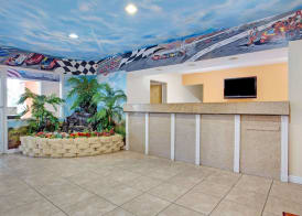 Super 8 by Wyndham Daytona Beach 3