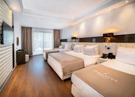 Serenity Queen Hotel 5