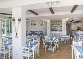 White Suite & Apartments 5