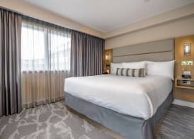 Coast Tsawwassen Inn 4