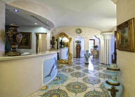 Strand Hotel Delfini 2