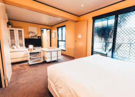 Beach Holiday Apartments 4