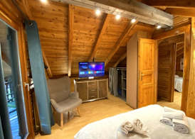 LE RENNE Chalet en bois au calme avec SPA Jacuzzi 2