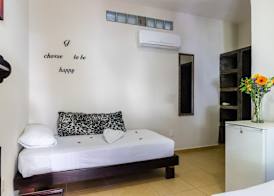 Moonshine Hotel 3
