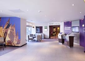 Premier Inn Lincoln City Centre 2