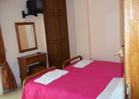 Toula's Apartments 4