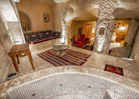Caldera Cave Hotel 3