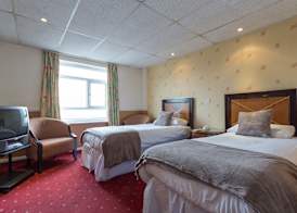The Grand Burstin Hotel 5