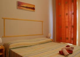 Stanza ad ore Acireale 4
