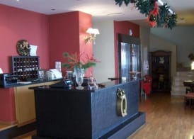 Queens Leriotis Hotel 2