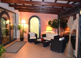 Queen Hotel 3