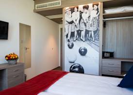 The Bowling Hotel 3