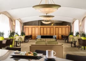 Grand Court Hotel 2