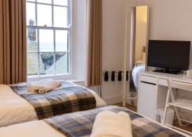 Cadgwith Cove Inn 4