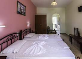 Vossos Hotel Apartments 5