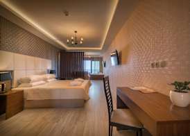 Elegance Luxury Executive Suites - Adults Only 5
