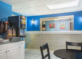 Super 8 by Wyndham Durham/University Area NC 2