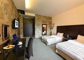Reston Hotel 4