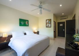 Lokal Phuket "Former K-Hotel" - SHA Extra Plus 3
