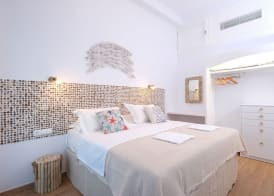 Aelia Collection Suites - Adults Friendly 4