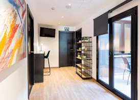 Airhostel Barcelona Airport 24h 3