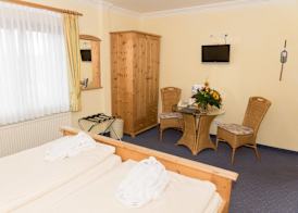 Hotel und Landgasthof Zum Bockshahn 4