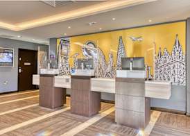 Premier Inn London Canary Wharf - Westferry 2