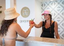 Pacific Edge Hotel 4