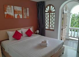 Island Patong Beachfront Apartments 5