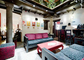 Oasis Backpackers' Hostel Granada 4