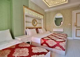 Hotel Queens Land 5