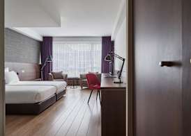 Theater Hotel 4