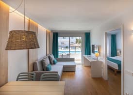 Cabot Hobby Club Apartments 4