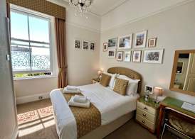 Riviera Lodge Hotel 3
