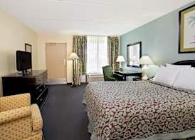Days Inn by Wyndham Orlando Airport Florida Mall 4