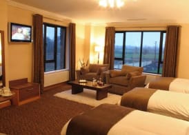 Amber Springs Hotel 4