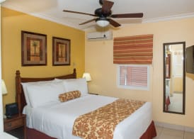 Yellow Bird Hotel 4