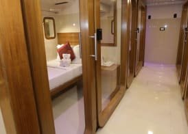 Qubestay Airport Capsule Hotel & Hostel 4
