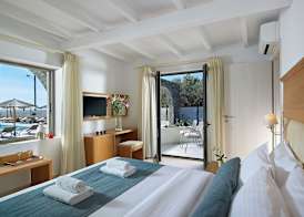 Coriva Beach Hotel & Bungalows 3