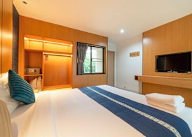 Selina Place Hotel 4