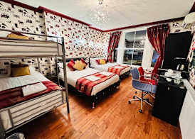 Crompton Guest House 5