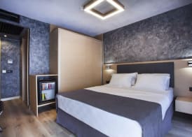 Red Stone Hotel 5